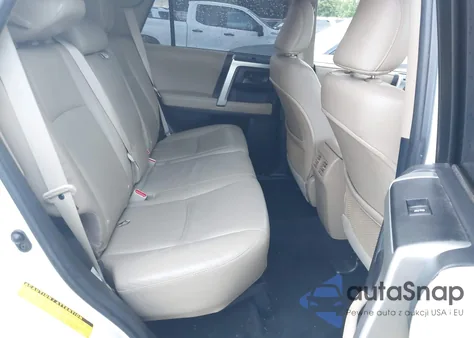 2011 Toyota 4Runner Sr5 V6 z USA, uszkodzony, nr VIN JTEZU5JR6B5022642